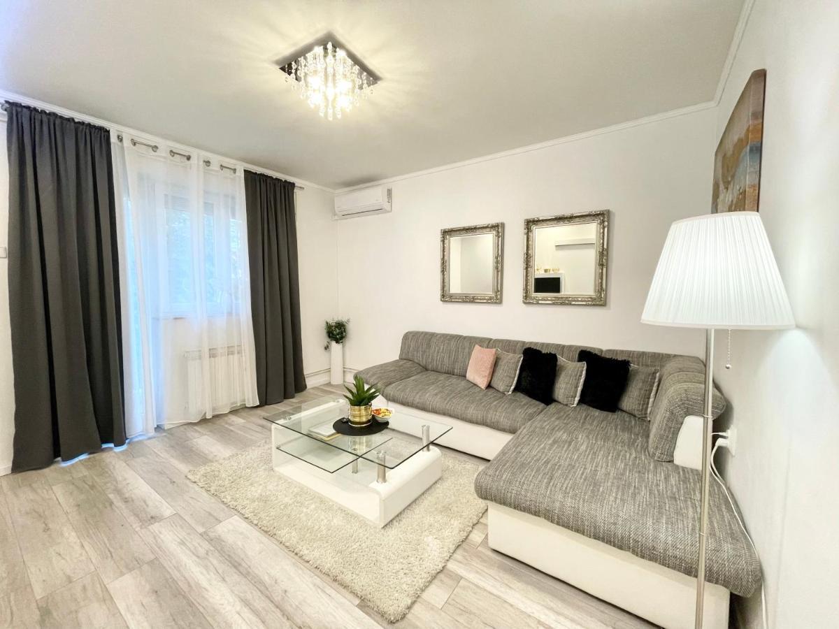 Apartment "Mimoza 1" Self Check-In, Self Check-Out Otocac Bagian luar foto