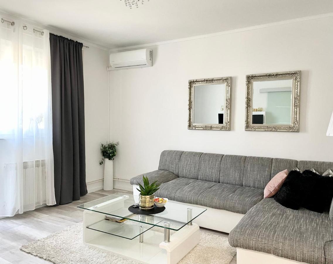 Apartment "Mimoza 1" Self Check-In, Self Check-Out Otocac Bagian luar foto