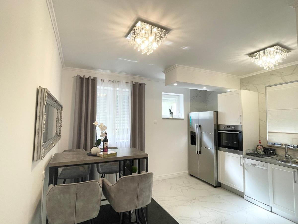 Apartment "Mimoza 1" Self Check-In, Self Check-Out Otocac Bagian luar foto
