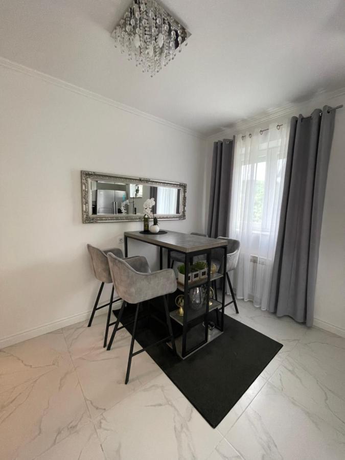 Apartment "Mimoza 1" Self Check-In, Self Check-Out Otocac Bagian luar foto